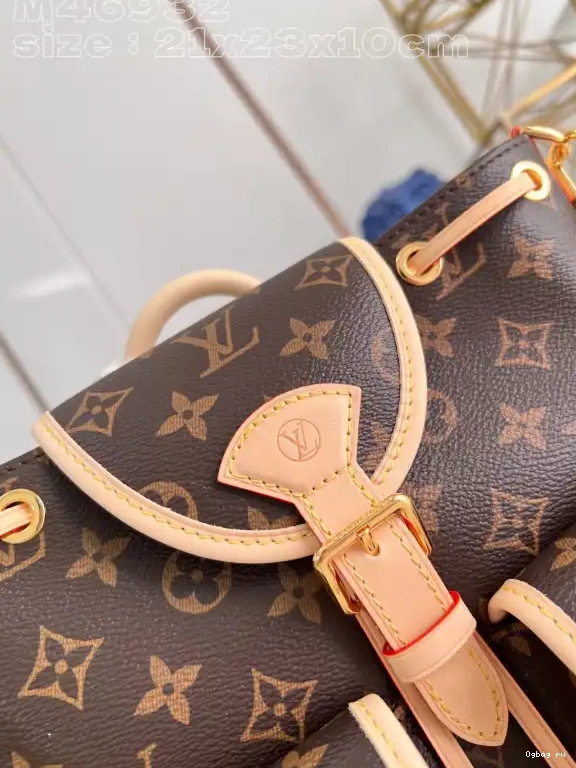 PM VUITTON LOUIS Excursion 0608